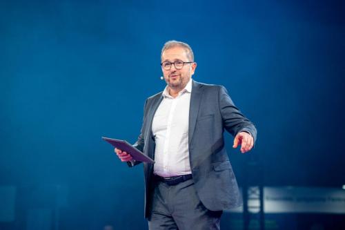 2026-04-07 09-06-00 001